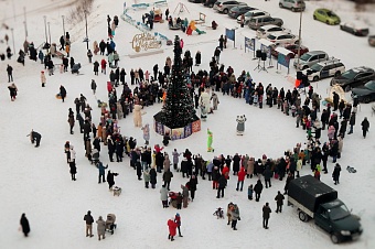 Новогодние мероприятия продолжаются в избирательных округах депутатов Думы города Иркутска