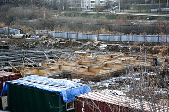 Строительство крытого тренировочного катка в микрорайоне Университетском предполагается завершить до 20 января 2022 года