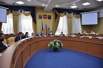 В Думе Иркутска обсудили возможность подключения деревянных домов на Грязнова к инженерным сетям