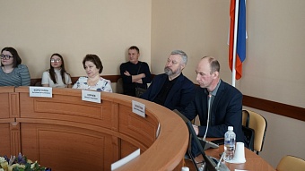 Ход строительства дополнительного блока школы № 75 рассмотрела комиссия Думы Иркутска по социальной политике