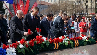 Депутаты Думы Иркутска 9 мая приняли участие в праздничных мероприятиях, посвященных 78-й годовщине Победы в ВОВ 