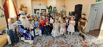 Депутаты Думы Иркутска организовали новогодние мероприятия для жителей своих округов