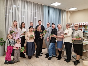 Депутаты городской Думы поздравили жительниц Иркутска с наступающим Международным женским днем